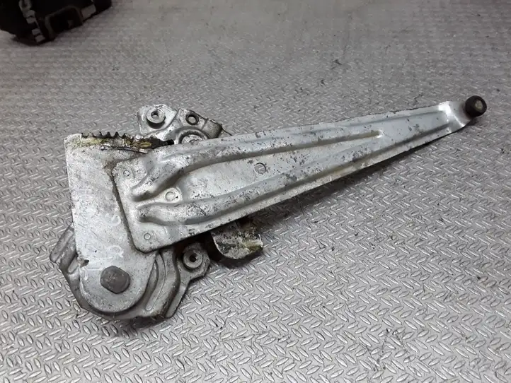 Toyota Yaris Verso (1999 - 2005) Механический стеклоподъемник задней двери — фото 2