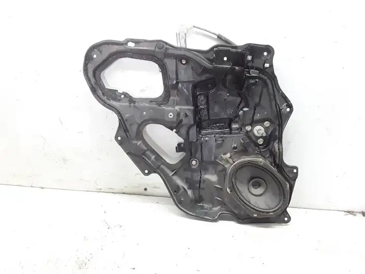 Mazda 3 I (2003 - 2006) BP4K7397X Механический стеклоподъемник задней двери — фото 1