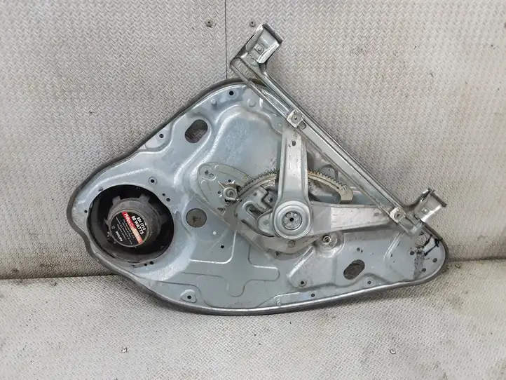 Ford Focus (2005 - 2008) 4M51A045H23B Механический стеклоподъемник задней двери — фото 2
