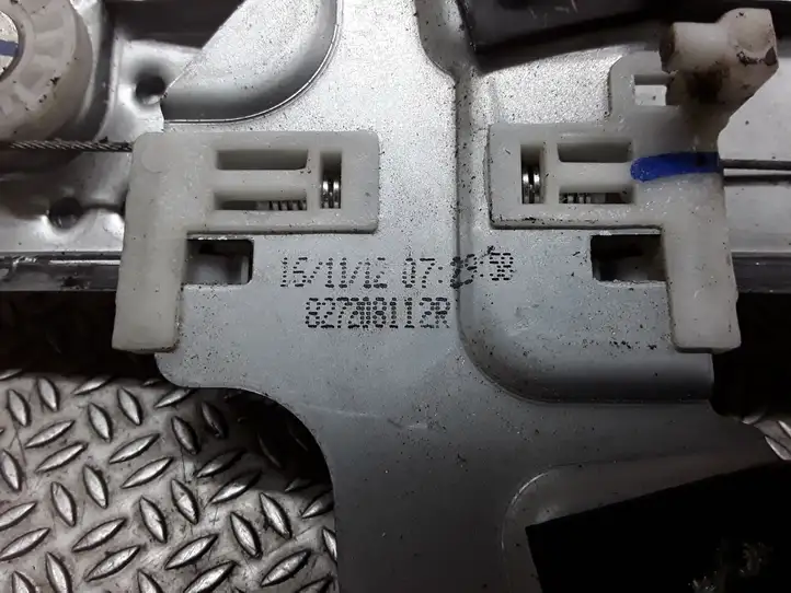 Renault Sandero I (2009 - 2013) 827208112R Механический стеклоподъемник задней двери — фото 2