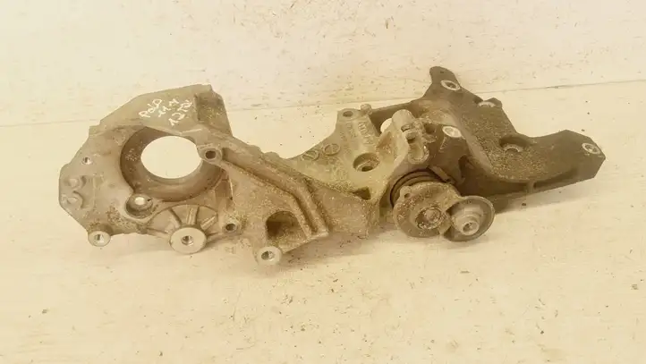 Volkswagen Polo V 6R (2009 - 2015) 03L903143Q Кронштейн топливного насоса — фото 1