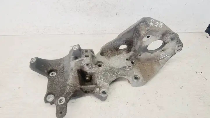 Volkswagen Polo V 6R (2009 - 2015) 03L903143Q Кронштейн топливного насоса — фото 3