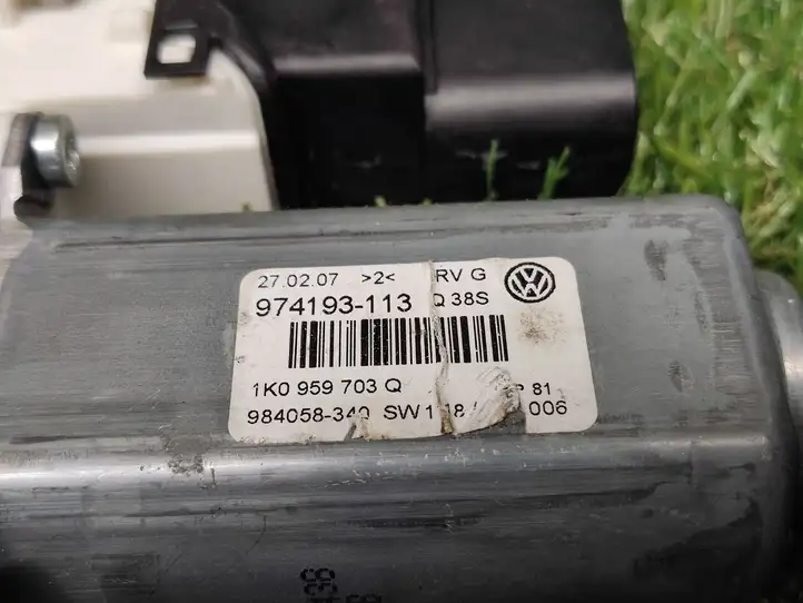 Volkswagen PASSAT B6 (2005 - 2010) 1K0959703Q Механический стеклоподъемник задней двери — фото 2