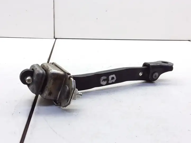 Subaru Forester SH (2008 - 2013) Ограничитель задней двери — фото 1