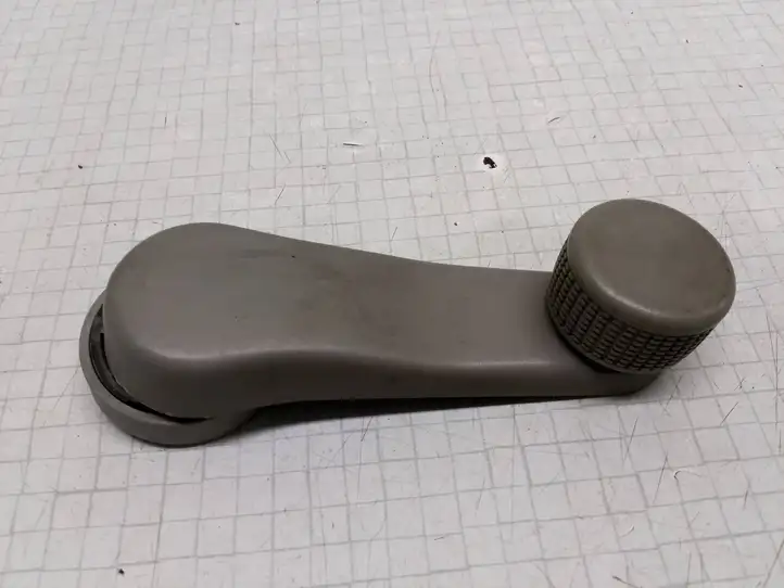 Volkswagen Transporter-Caravelle (1990 - 2003)  1H0837581D Ручка для открытия окна