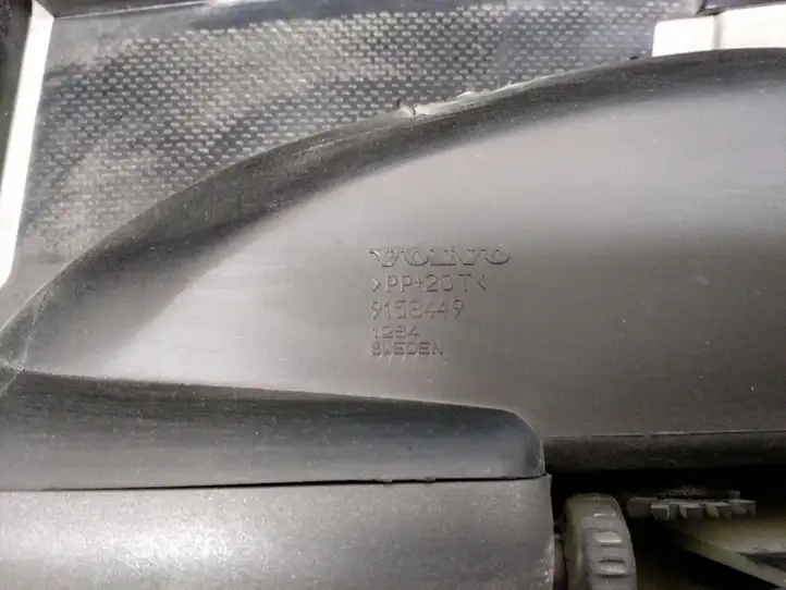 Volvo S60 (2000 - 2004) 9158449 Центральный воздушный дефлектор — фото 3