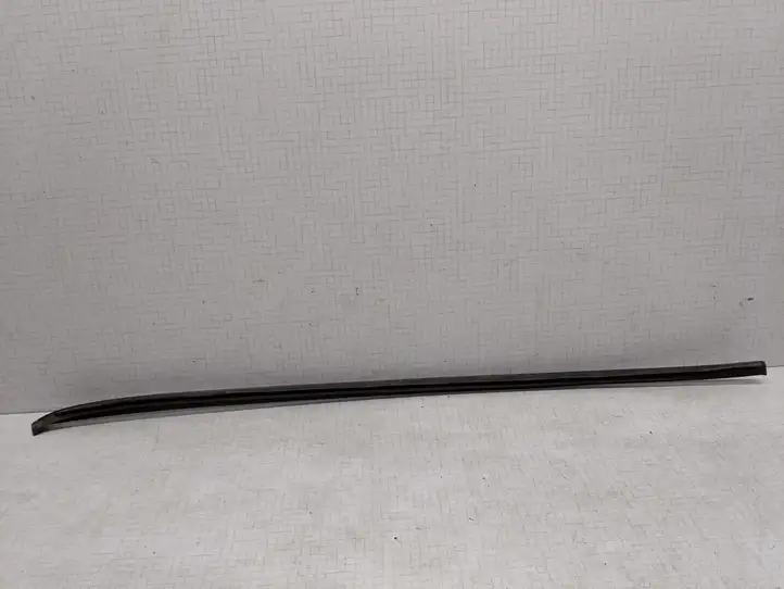 Volkswagen PASSAT B6 (2005 - 2010) 3C0854327B Накладка стоек лобового стекла — фото 2
