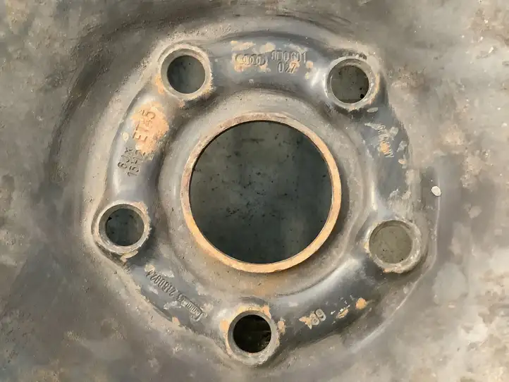 Audi A4 S4 B6 8E 8H (2000 - 2006) 8D0601027 Стальной штампованный диск R15 — фото 4