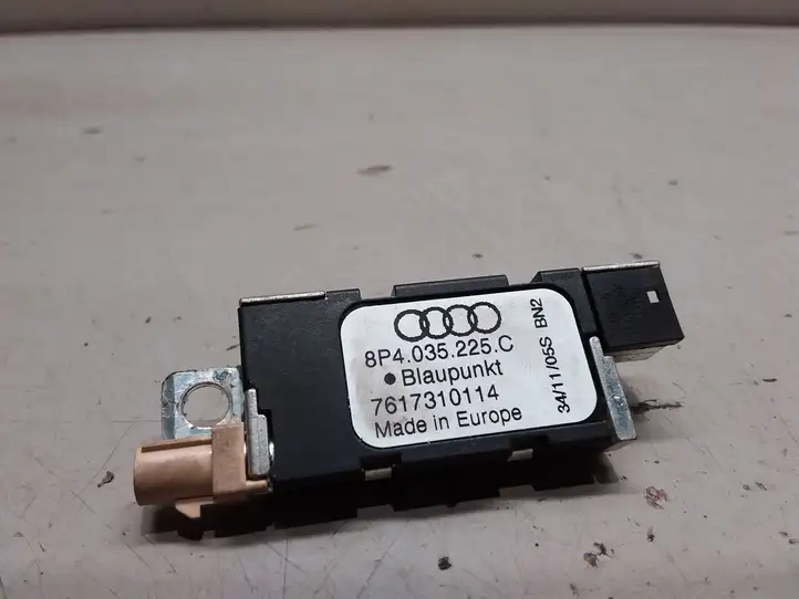Audi A3/S3 8V (2012 - 2016) 8P4035225C Усилитель антенны — фото 1