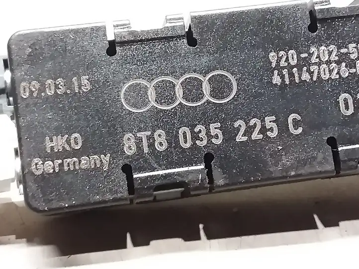 Audi A5 8T 8F (2011 - 2016) 8T8035225C Усилитель антенны — фото 3