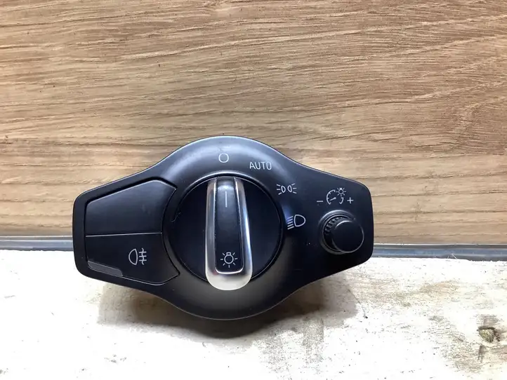 Audi A4 S4 B8 8K (2007 - 2011) 8K0941531AJ Включатель фонарей — фото 1