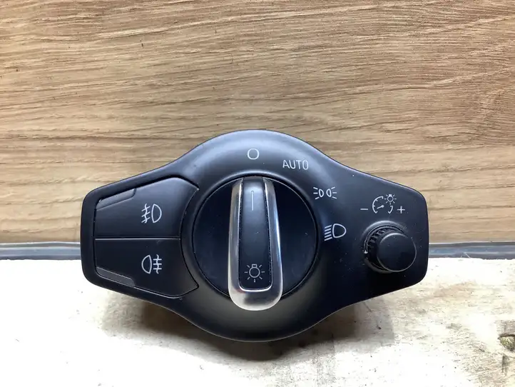 Audi A4 S4 B8 8K (2007 - 2011) 8K0941531G Включатель фонарей — фото 1