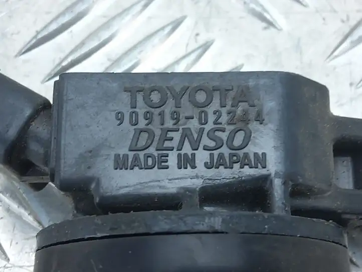 Toyota Avensis Verso (1995 - 2001) 9091902244 Катушка зажигания — фото 3