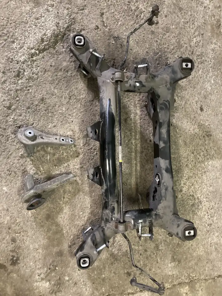 BMW 3 F30 F35 F31 (2012 - 2018) 6792506 Задняя балка подвески — фото 1