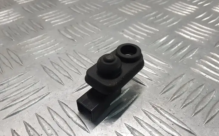 Citroen C-Crosser (2007 - 2013)   Датчик открывания задней двери (на крыле)