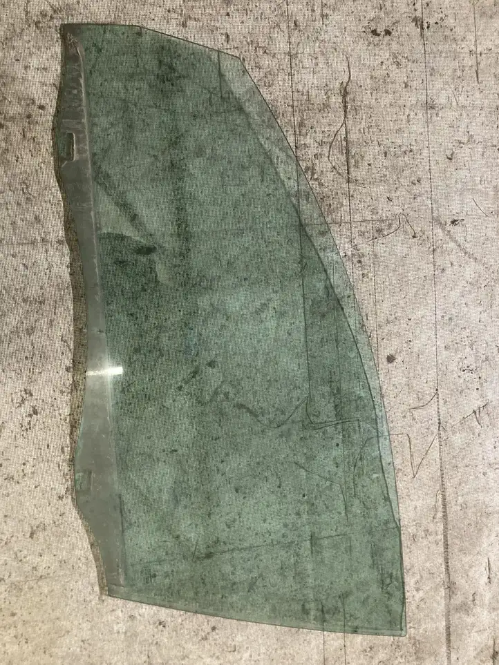 Volkswagen Golf VI (2009 - 2013)   Основное стекло передних дверей (четырехдверного автомобиля)