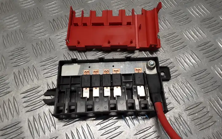 BMW 3 F30 F35 F31 (2012 - 2018) 922775204 Плюсовой провод аккумулятора — фото 4