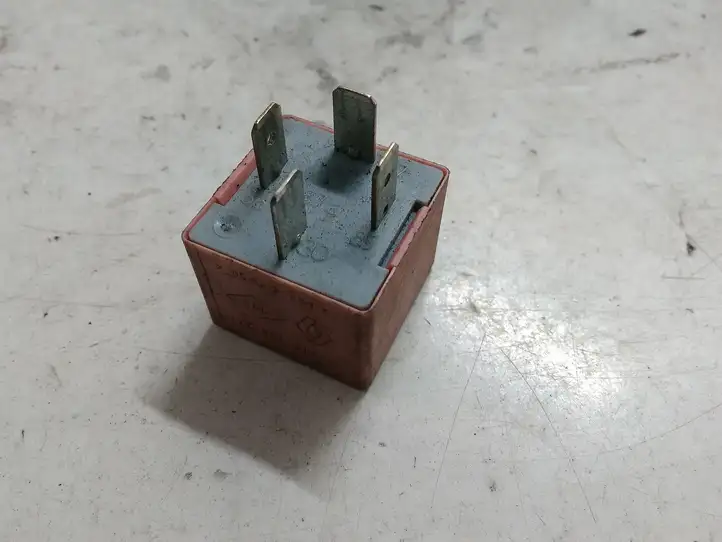 Renault Scenic II - Grand scenic II (2003 - 2006) 8200308271 Другое реле — фото 2