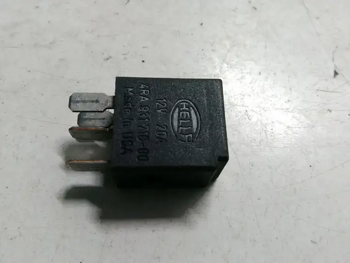 Mercedes-Benz E W211 (2002 - 2009)  0025421119 Другое реле