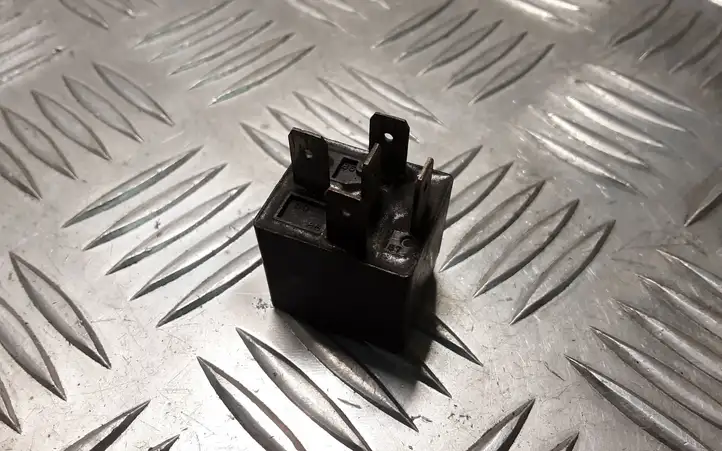 Kia Carnival (2002 - 2006) ACB12201 Другое реле — фото 2