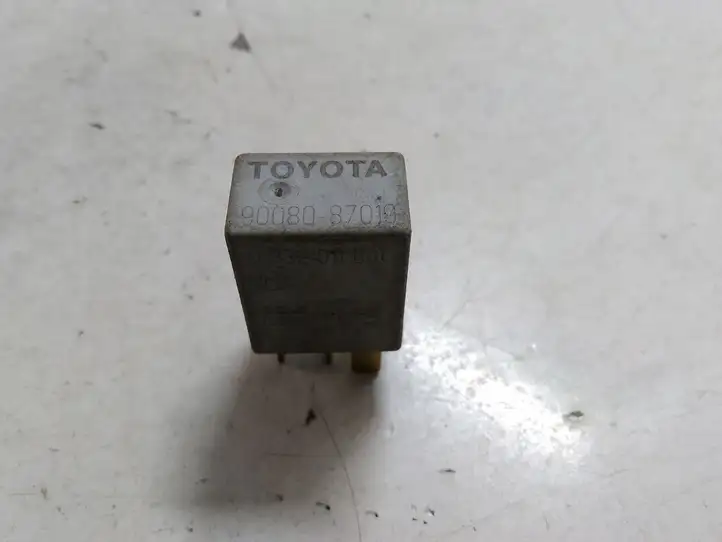Toyota Corolla Verso E121 (2004 - 2007) 9008087019 Другое реле — фото 2