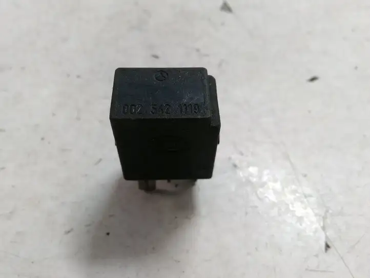 Mercedes-Benz ML W164 (2005 - 2011)  0025421119 Другое реле