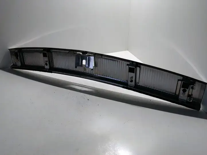 Volkswagen Touareg I (2002 - 2010) Отделка порога багажника — фото 3