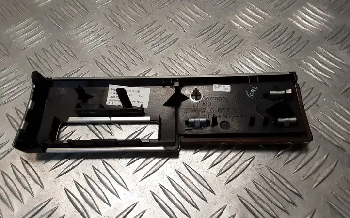 Volkswagen Touareg I (2002 - 2010)  7L6857239 Декоративная планка