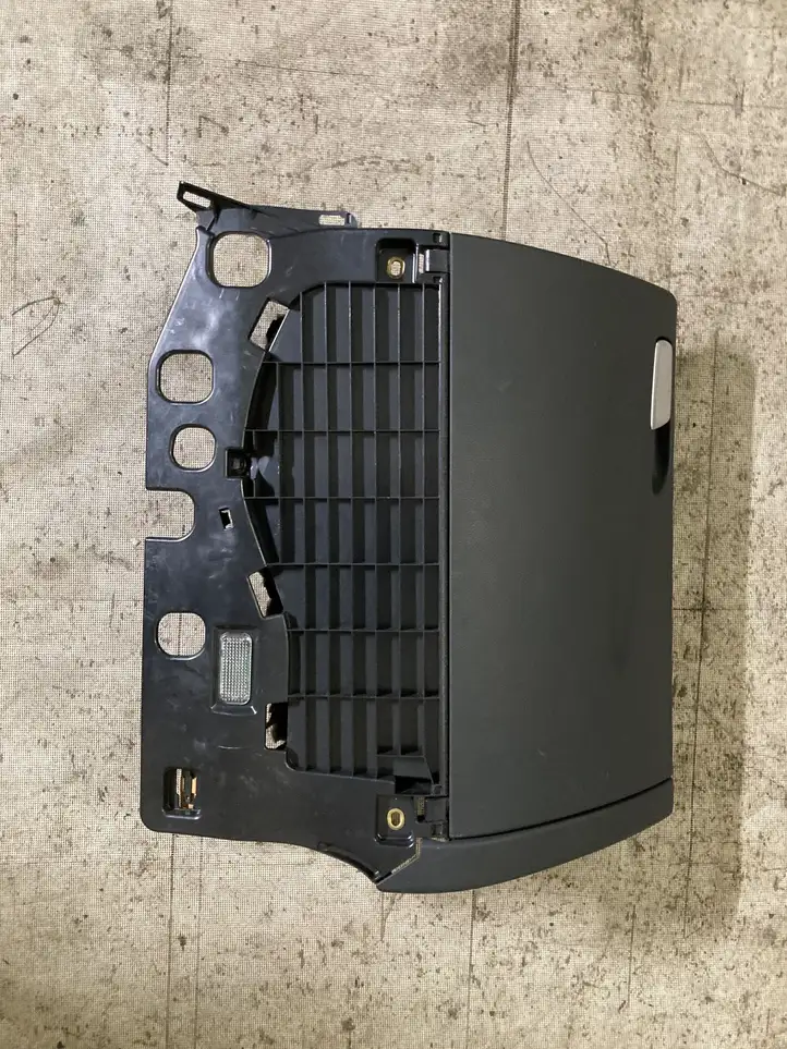 Audi A4 Allroad B8 (2009 - 2011) 8K1857035 Бардачок в сборе — фото 2