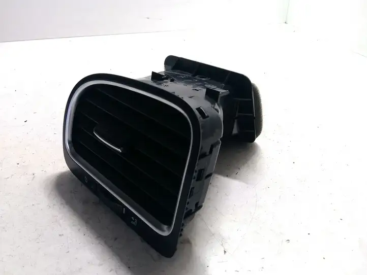 Volkswagen Golf VI (2009 - 2013)  5K0819703J Боковая воздушный дефлектор