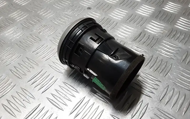 Nissan Qashqai (2006 - 2010) 68760JD10A Центральный воздушный дефлектор — фото 3