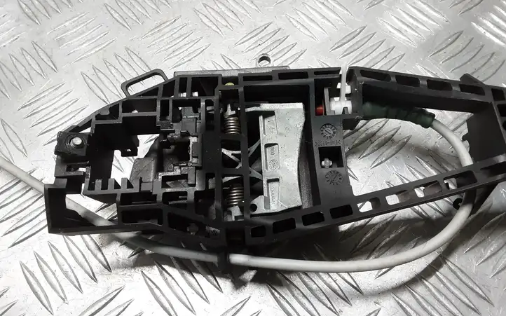 BMW 3 F30 F35 F31 (2012 - 2018) 7332267 Крепление наружной ручки задней двери — фото 3