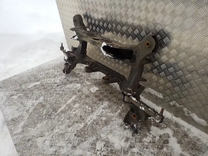 Kia Sorento (2009 - 2014)   Задняя траверса