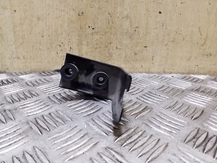 Kia Sorento (2009 - 2014) Прочие детали моторного отсека — фото 5