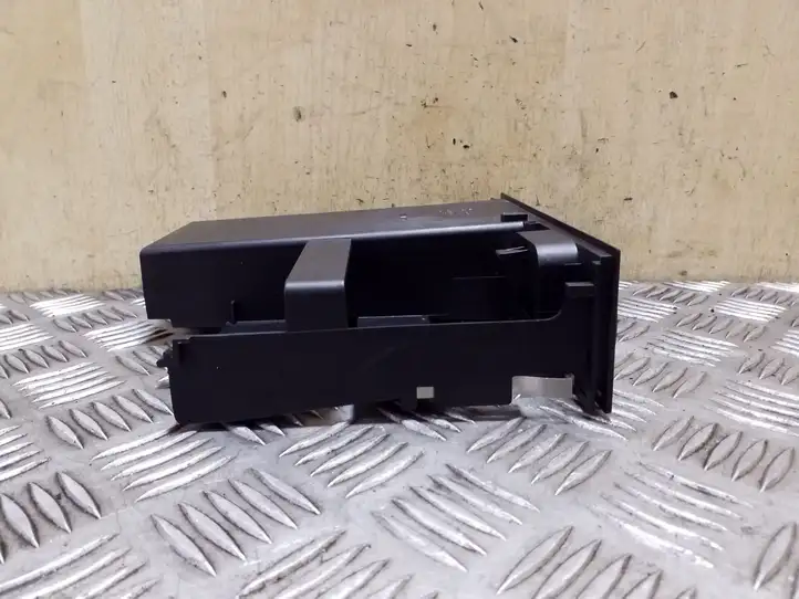 Audi A5 (2007 - 2011)  041762000 Другая деталь салона