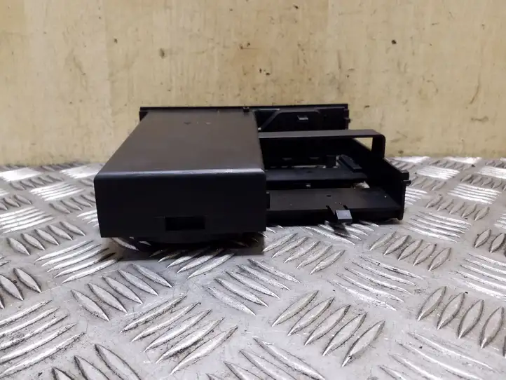 Audi A5 (2007 - 2011)  041762000 Другая деталь салона