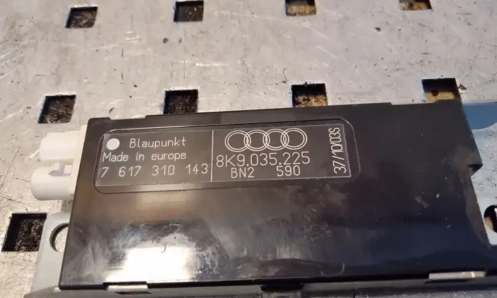 Audi A4 S4 B8 8K (2007 - 2011) 8K9035225 Усилитель антенны — фото 2