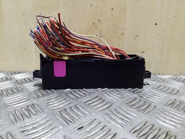 Seat Toledo IV (NH) (2011 - )  5J0937615C Блок предохранителей