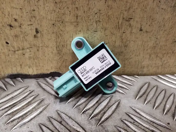 Audi A4 (2007 - 2011)  8K0955557C Датчик удара надувных подушек