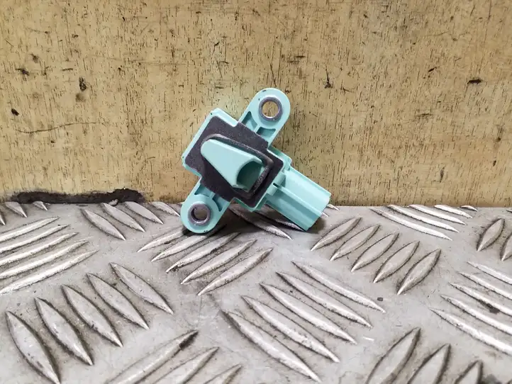 Audi A4 (2007 - 2011)  8K0955557C Датчик удара надувных подушек