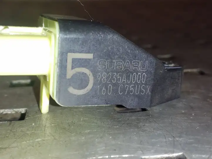 Subaru Outback (2009 - 2014) 98235AJ000 Датчик удара SRS — фото 2