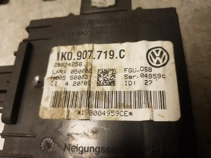 Volkswagen Golf V (2003 - 2009) 1K0907719C Блок управления сигнализацией — фото 2