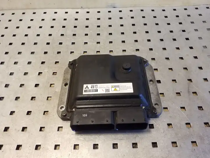 Mitsubishi ASX (2010 - 2016)  1860B891 Блок управления двигателя