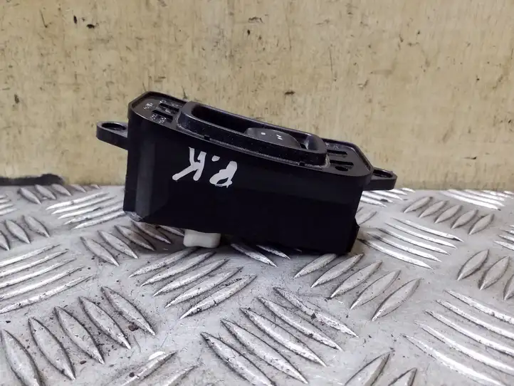 Subaru Outback (2003 - 2007) 94266AG030 Кнопка стеклоподъемников — фото 4