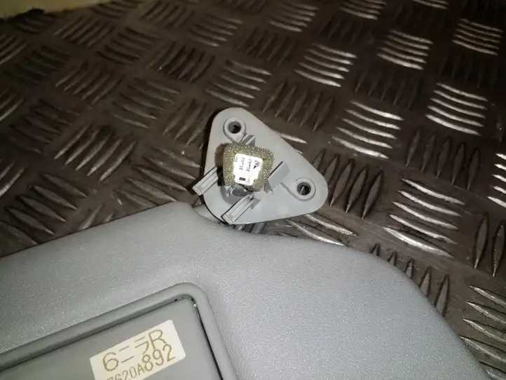 Mitsubishi ASX (2010 - 2016) 7620A892 Солнцезащитный козырек — фото 2