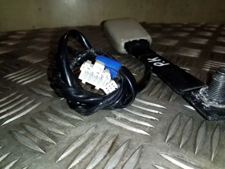 Subaru Outback (2003 - 2007)  E034501 Замок переднего ремня