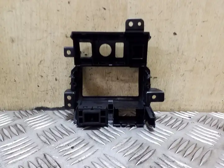 Subaru Outback (2009 - 2014) Прочие детали панели — фото 2