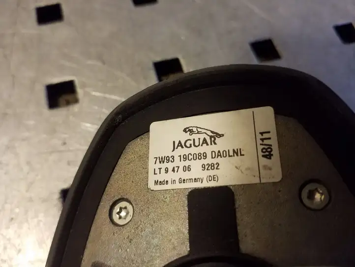 Jaguar XF X250 (2007 - 2015) 7W9319C089 GPS антенна — фото 3