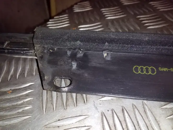 Audi Q7 4L (2005 - 2009) 4L0853283A Накладка стекла передней двери — фото 6