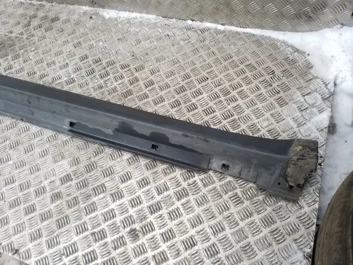 Subaru Outback (2009 - 2014)   Порог